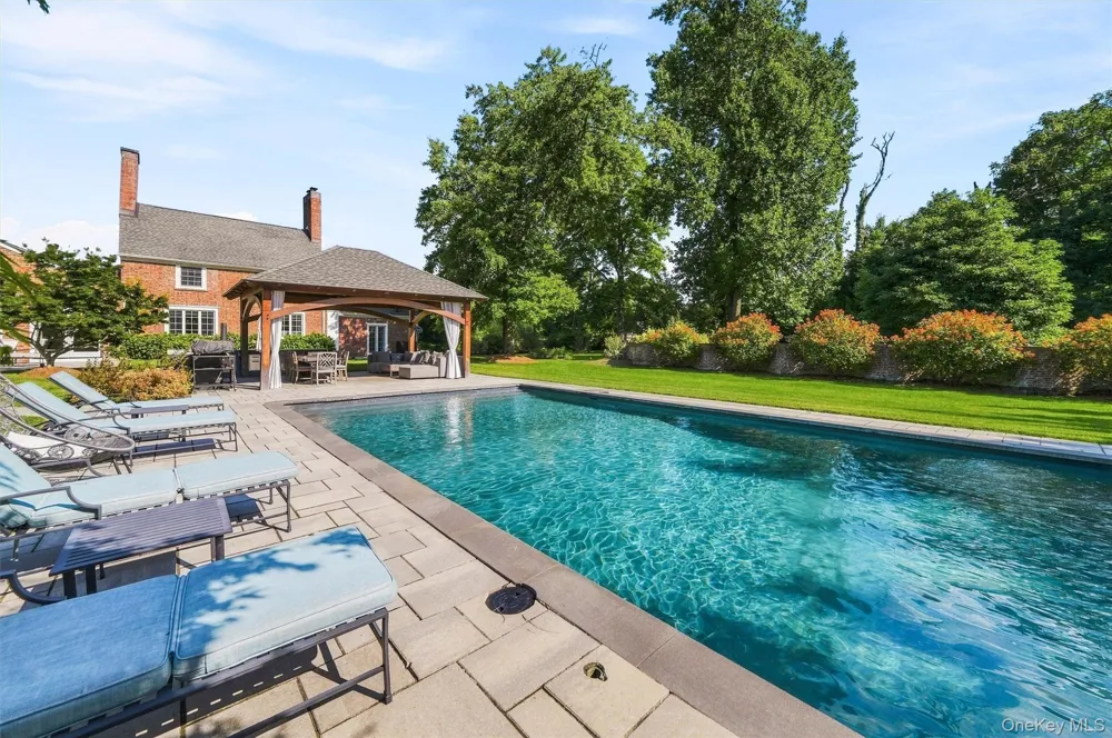 8 Rose Hill Road Suffern, NY 10901