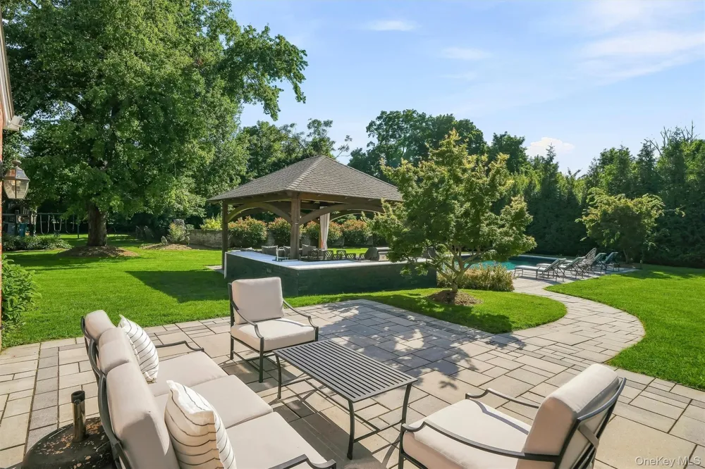8 Rose Hill Road Suffern, NY 10901