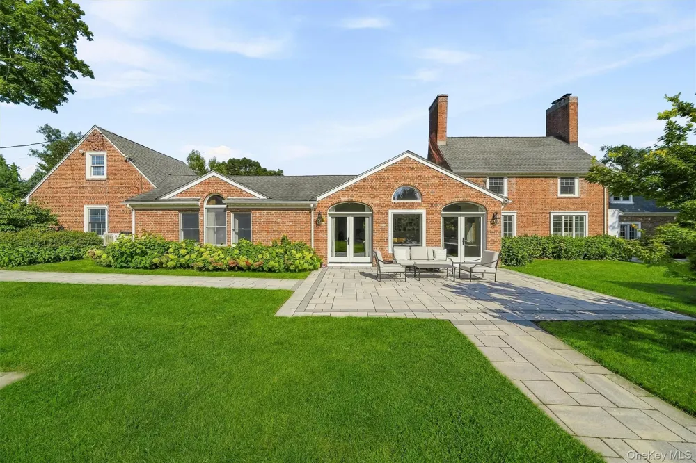 8 Rose Hill Road Suffern, NY 10901