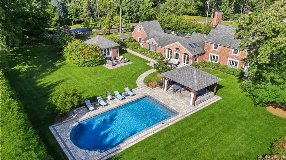 8 Rose Hill Road Suffern, NY 10901