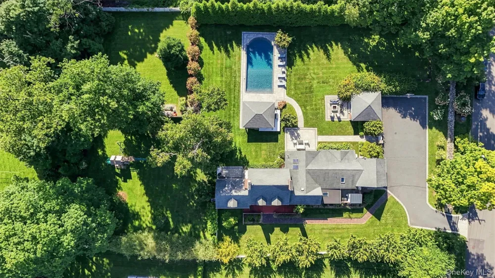 8 Rose Hill Road Suffern, NY 10901
