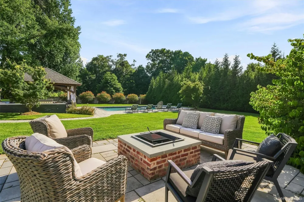 8 Rose Hill Road Suffern, NY 10901