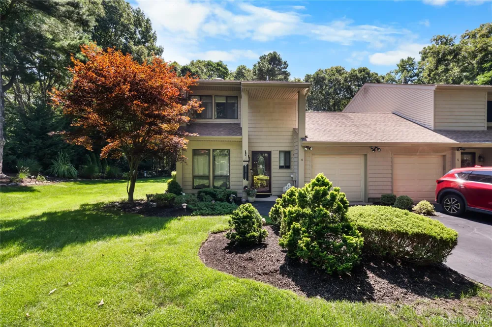 4 Lyndon Court Bohemia, NY 11716