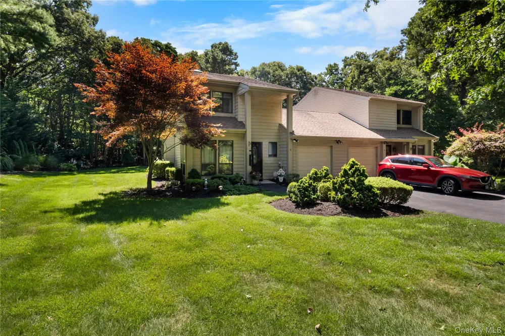 4 Lyndon Court Bohemia, NY 11716