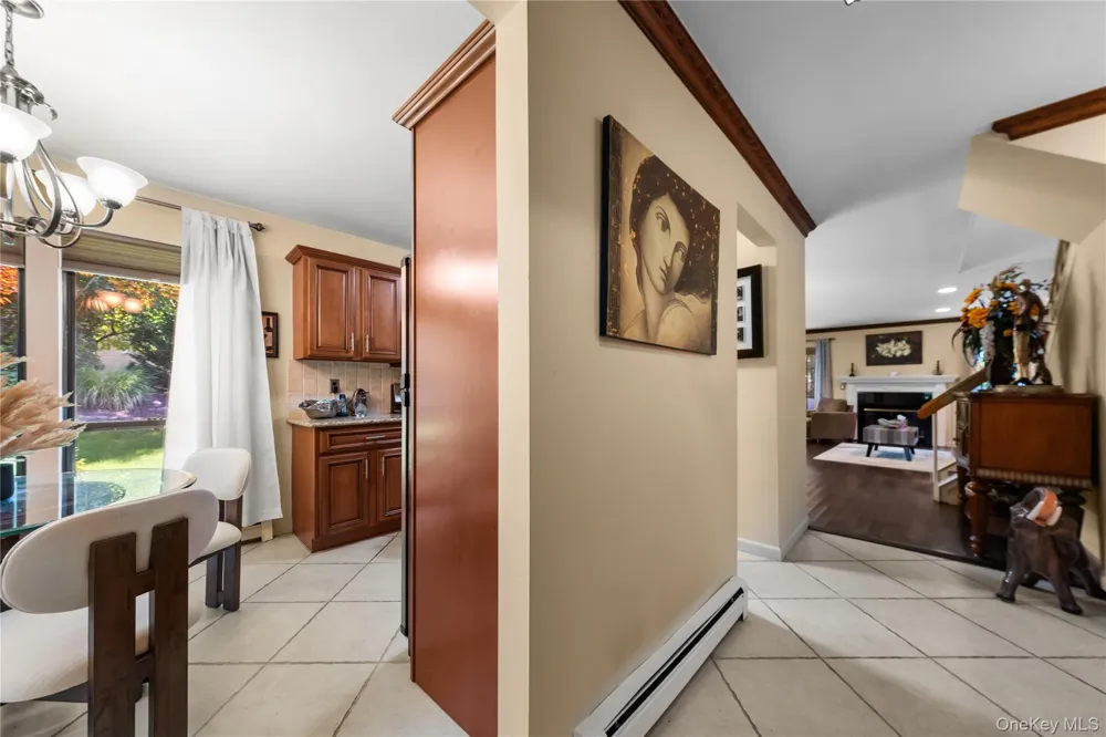 4 Lyndon Court Bohemia, NY 11716