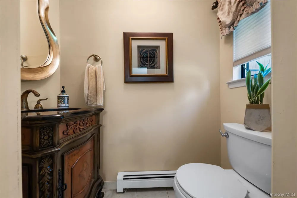 4 Lyndon Court Bohemia, NY 11716