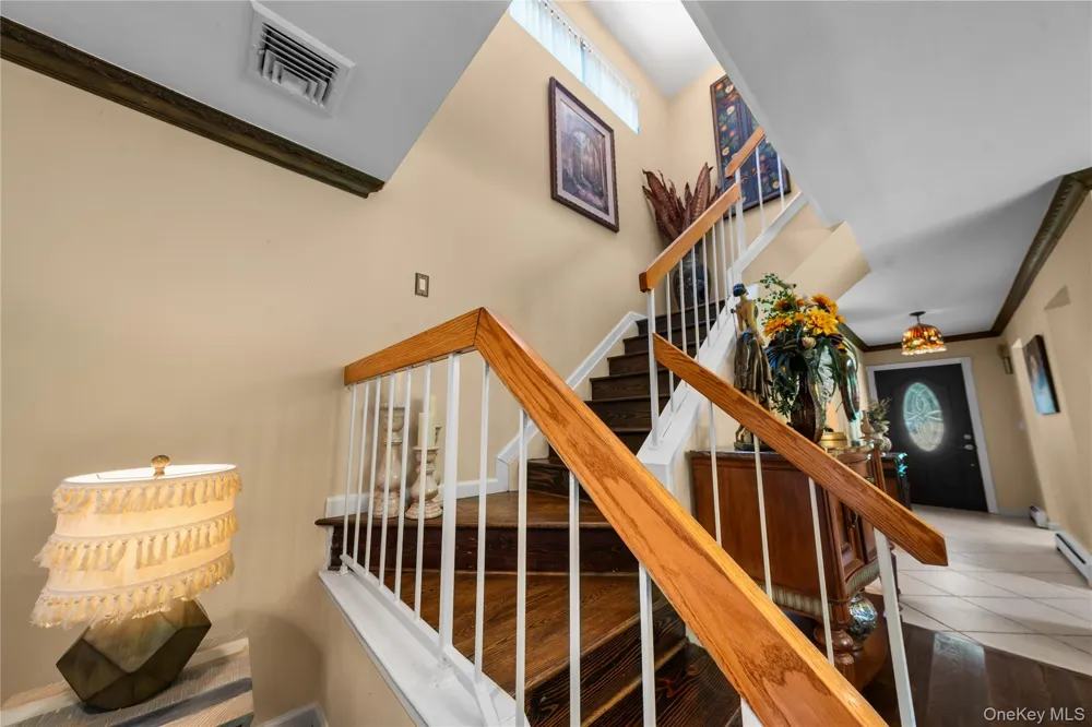 4 Lyndon Court Bohemia, NY 11716