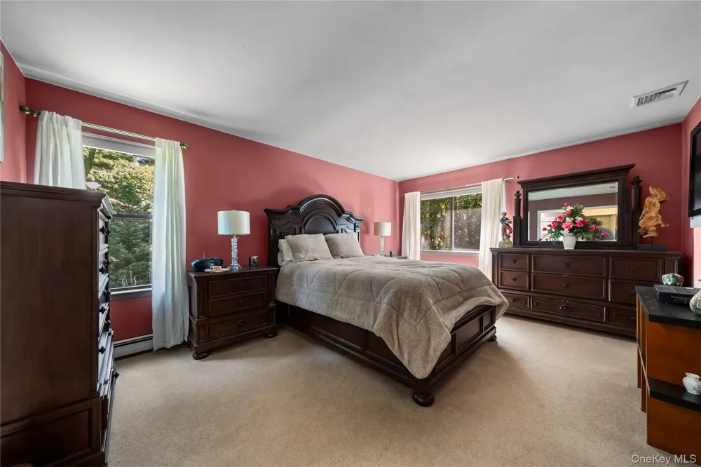 4 Lyndon Court Bohemia, NY 11716