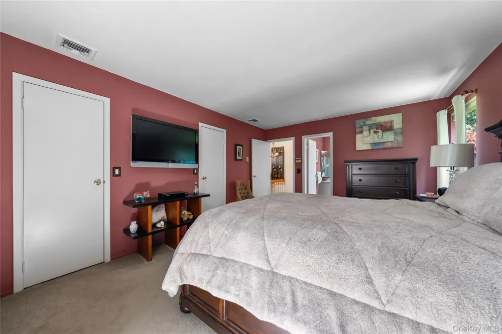 4 Lyndon Court Bohemia, NY 11716