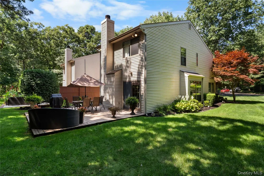4 Lyndon Court Bohemia, NY 11716