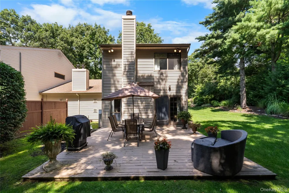 4 Lyndon Court Bohemia, NY 11716