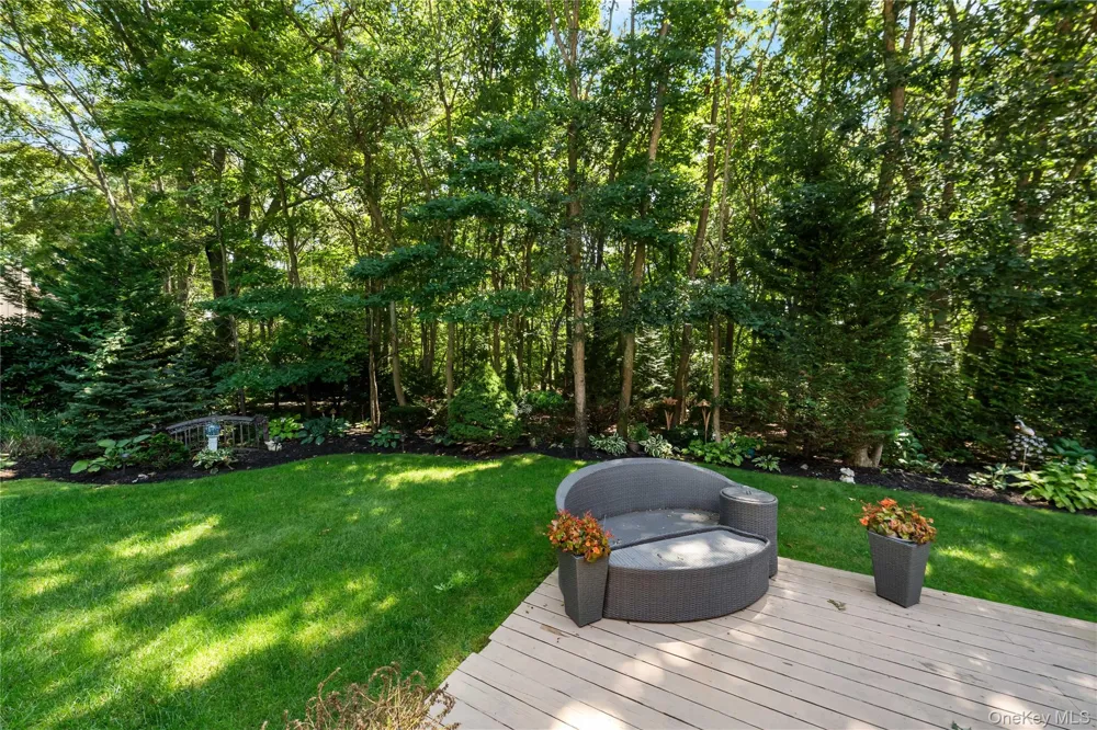 4 Lyndon Court Bohemia, NY 11716