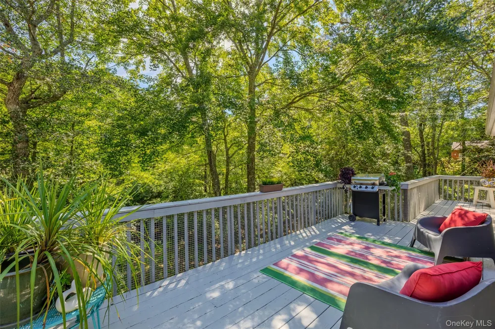18 Beaver Lane W Westhampton, NY 11977