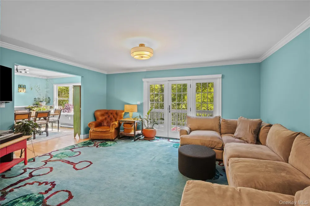 18 Beaver Lane W Westhampton, NY 11977