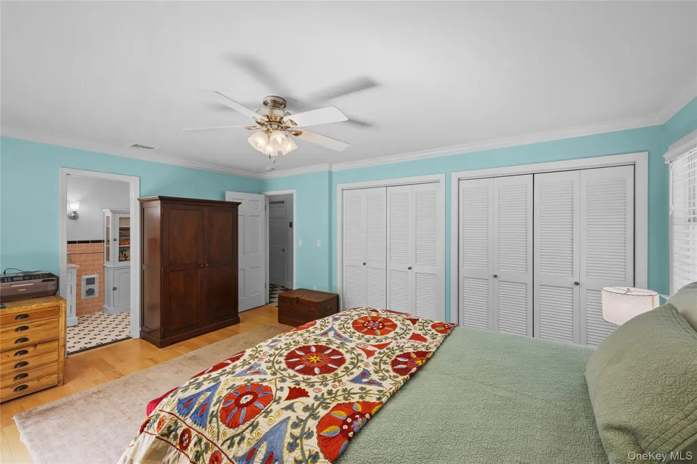 18 Beaver Lane W Westhampton, NY 11977