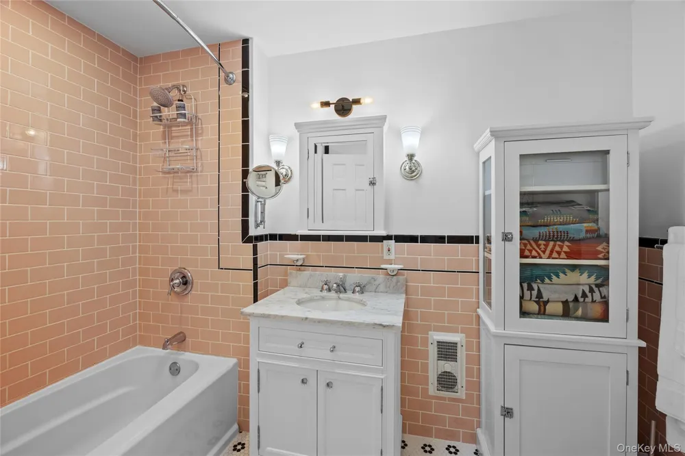 18 Beaver Lane W Westhampton, NY 11977