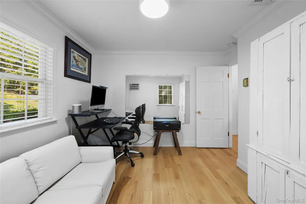 18 Beaver Lane W Westhampton, NY 11977