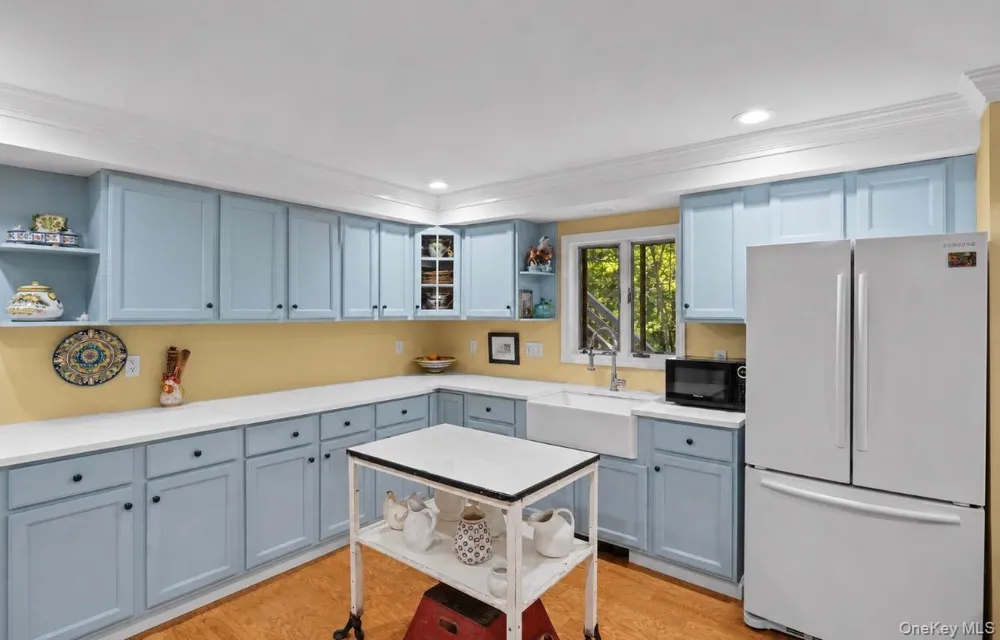 18 Beaver Lane W Westhampton, NY 11977