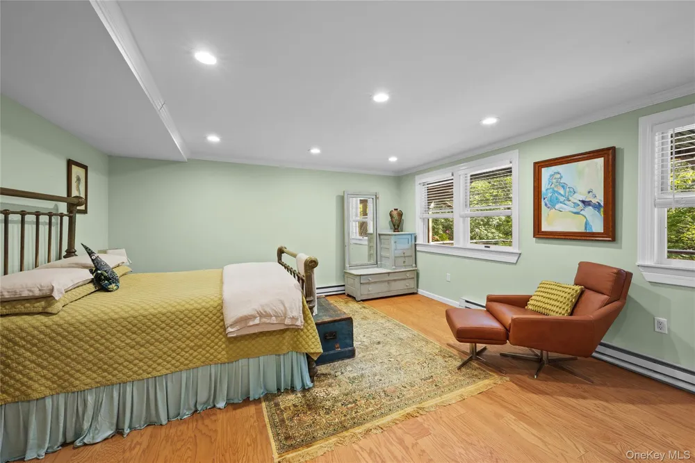 18 Beaver Lane W Westhampton, NY 11977