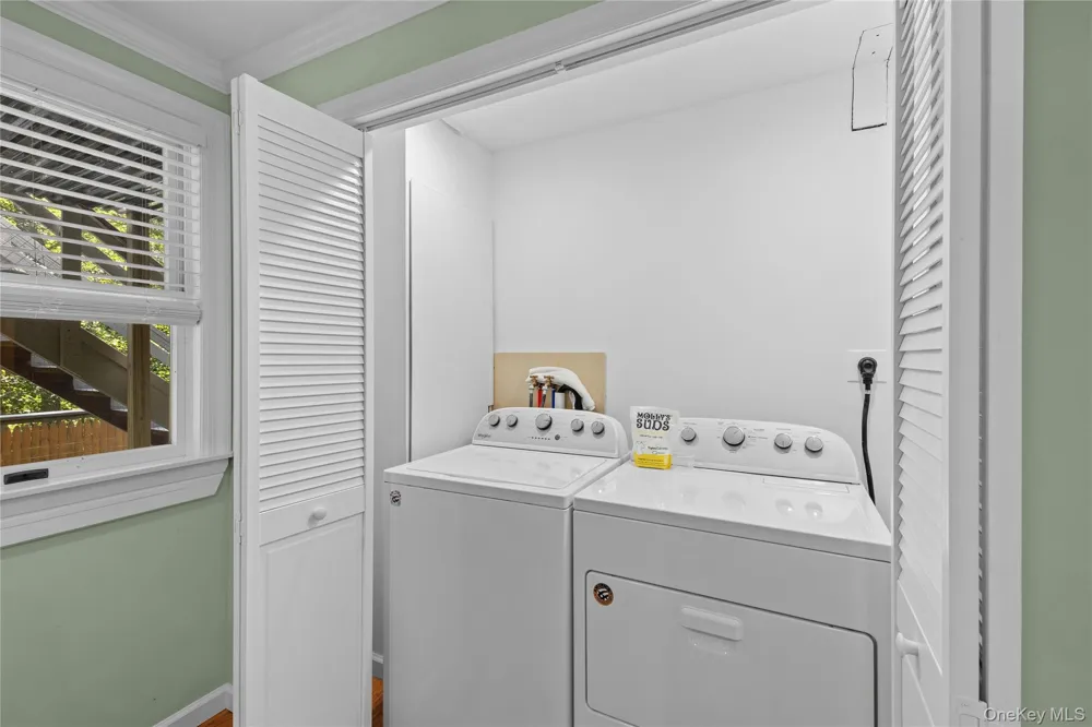 18 Beaver Lane W Westhampton, NY 11977