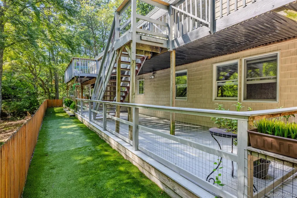 18 Beaver Lane W Westhampton, NY 11977