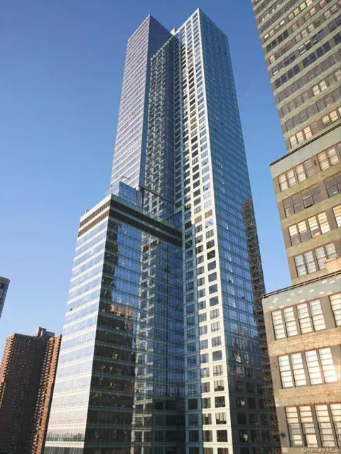 350 W 42nd Street #19I