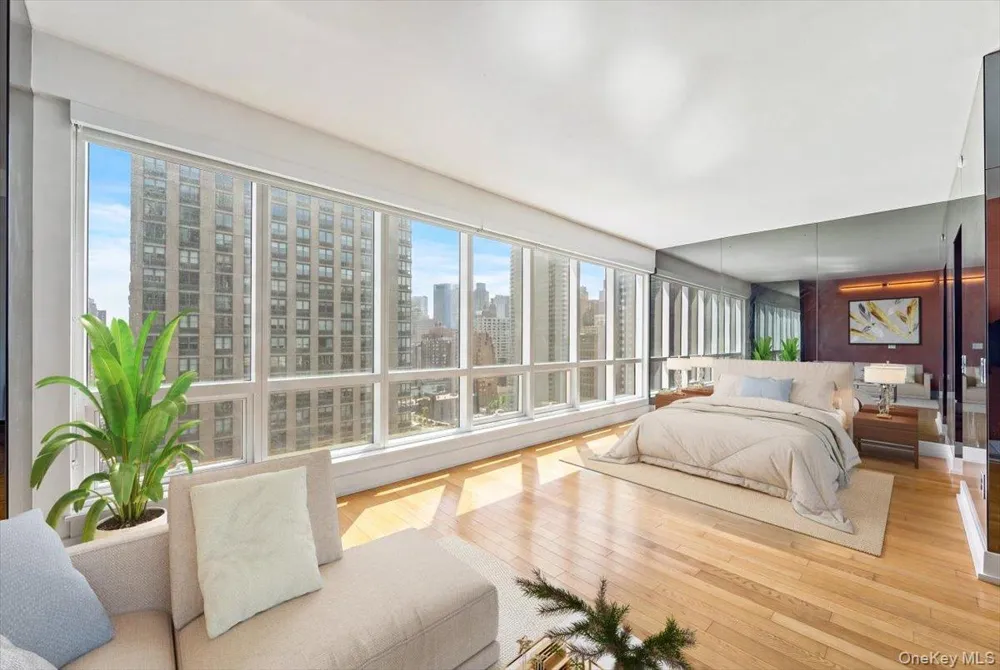 350 W 42nd Street #19I New York (Manhattan), NY 10036