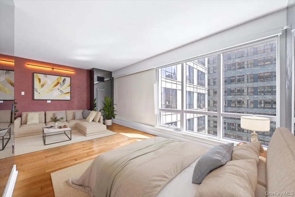 350 W 42nd Street #19I New York (Manhattan), NY 10036