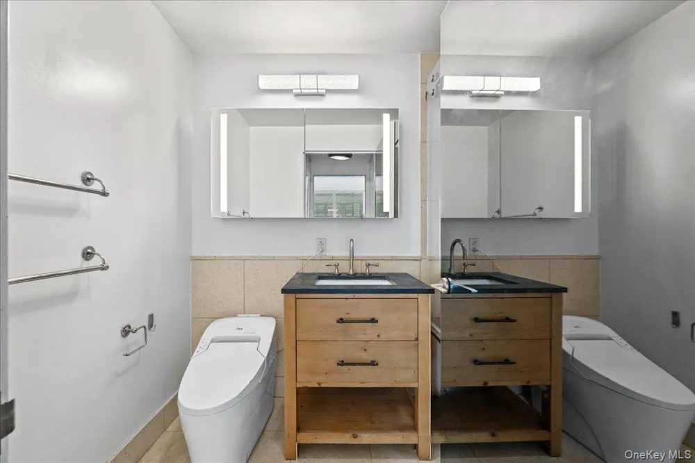 350 W 42nd Street #19I New York (Manhattan), NY 10036