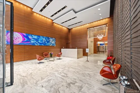 350 W 42nd Street #19I