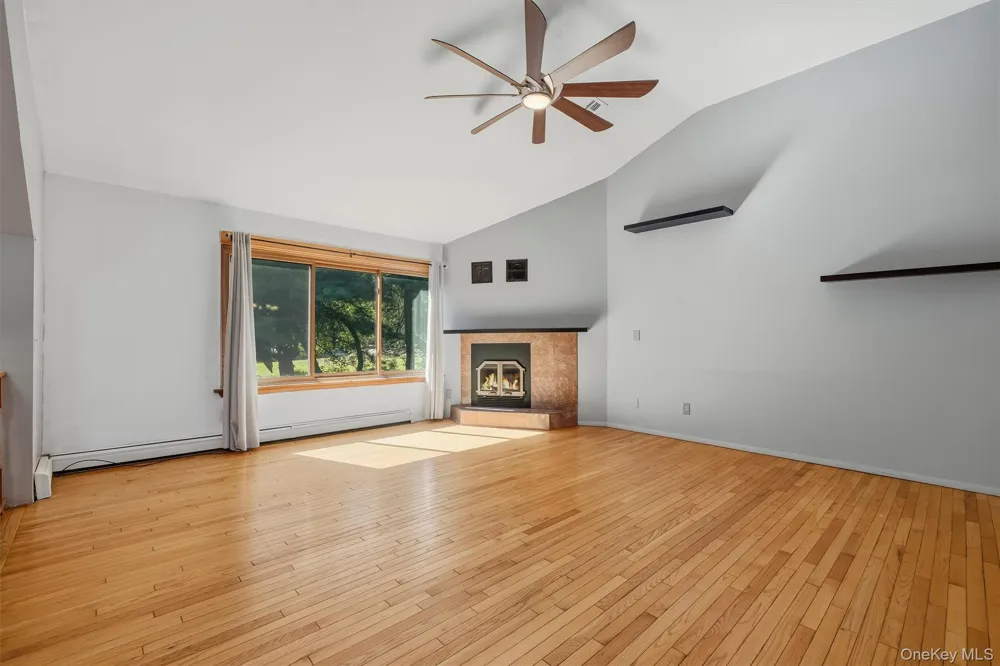 383 Rt 32 Woodbury, NY 10917