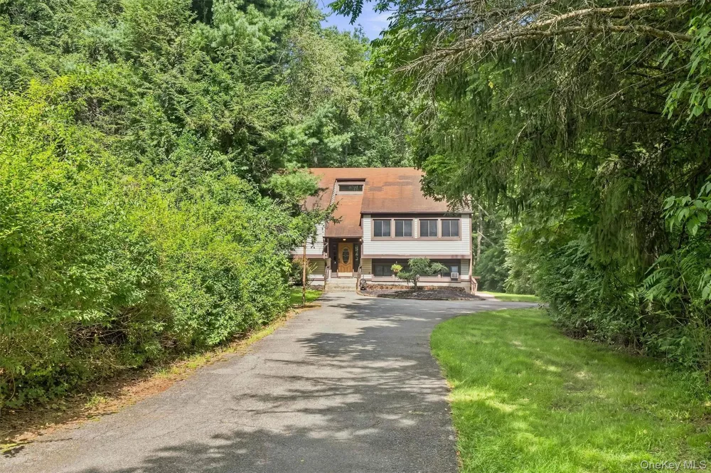 383 Rt 32 Woodbury, NY 10917