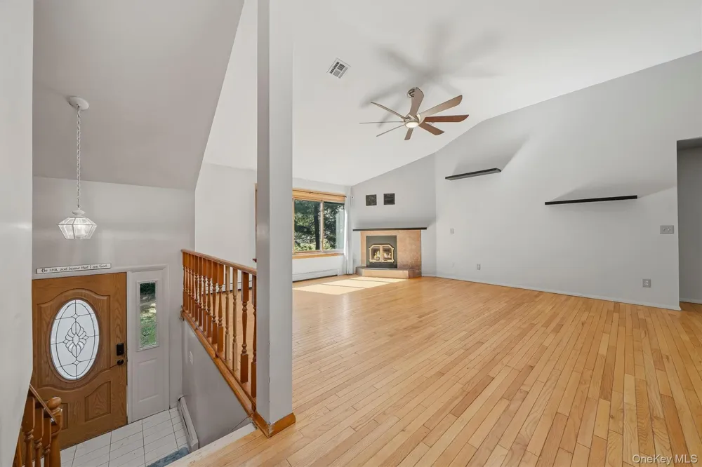 383 Rt 32 Woodbury, NY 10917