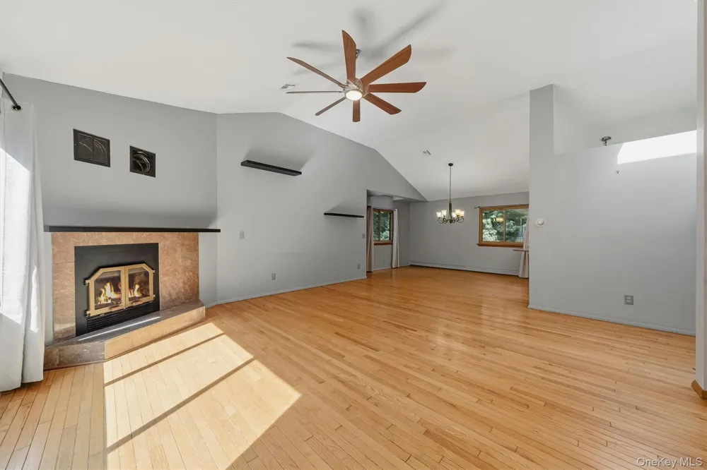 383 Rt 32 Woodbury, NY 10917