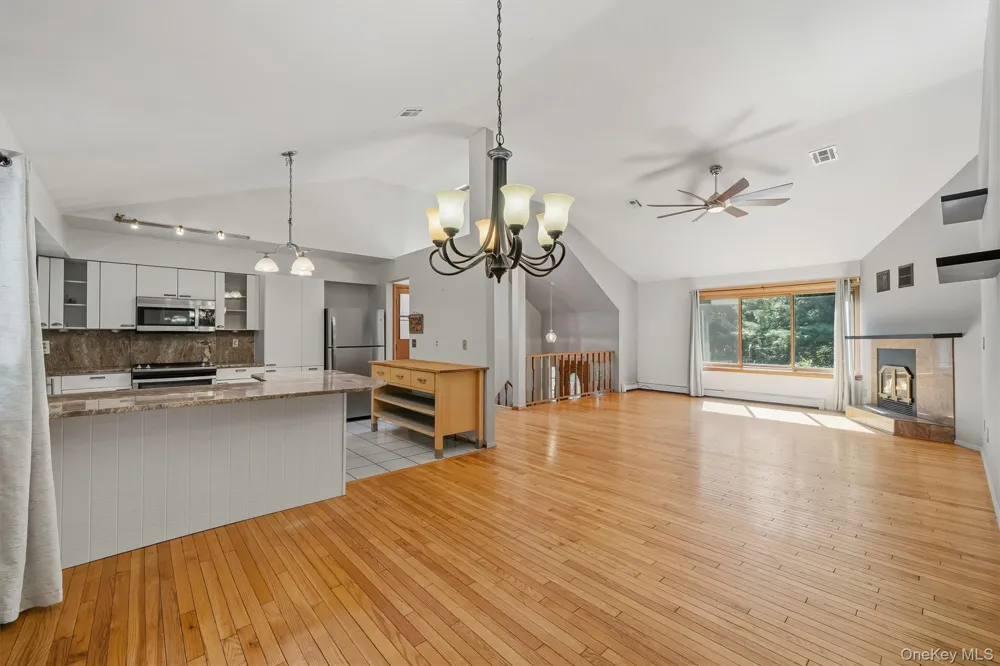 383 Rt 32 Woodbury, NY 10917
