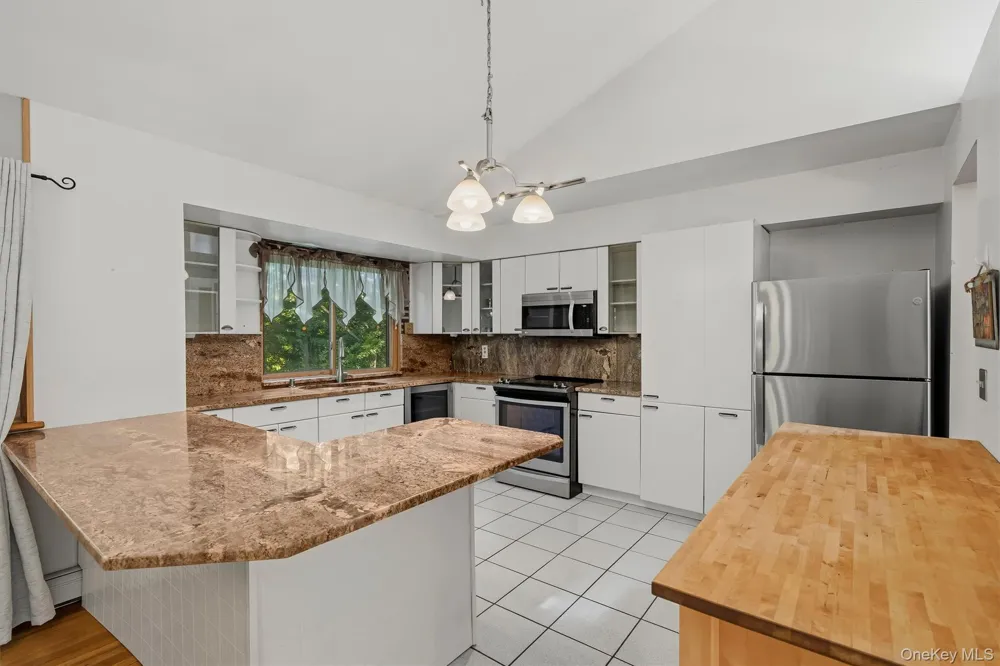 383 Rt 32 Woodbury, NY 10917