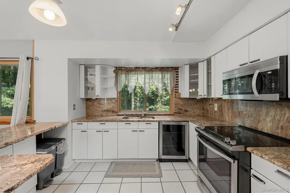 383 Rt 32 Woodbury, NY 10917