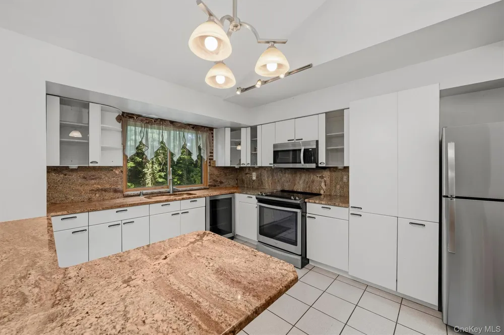 383 Rt 32 Woodbury, NY 10917