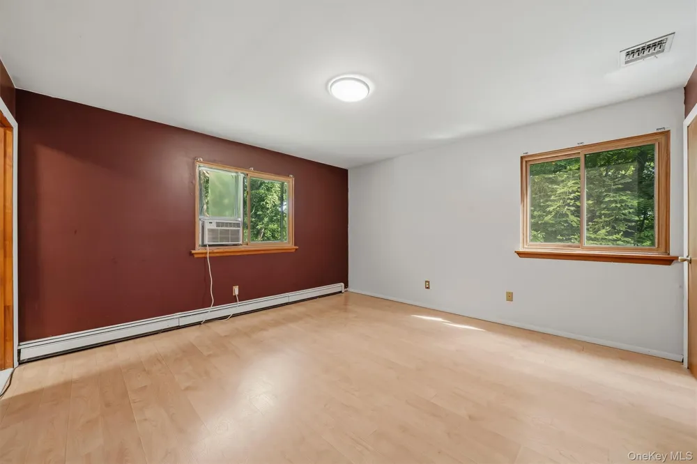 383 Rt 32 Woodbury, NY 10917