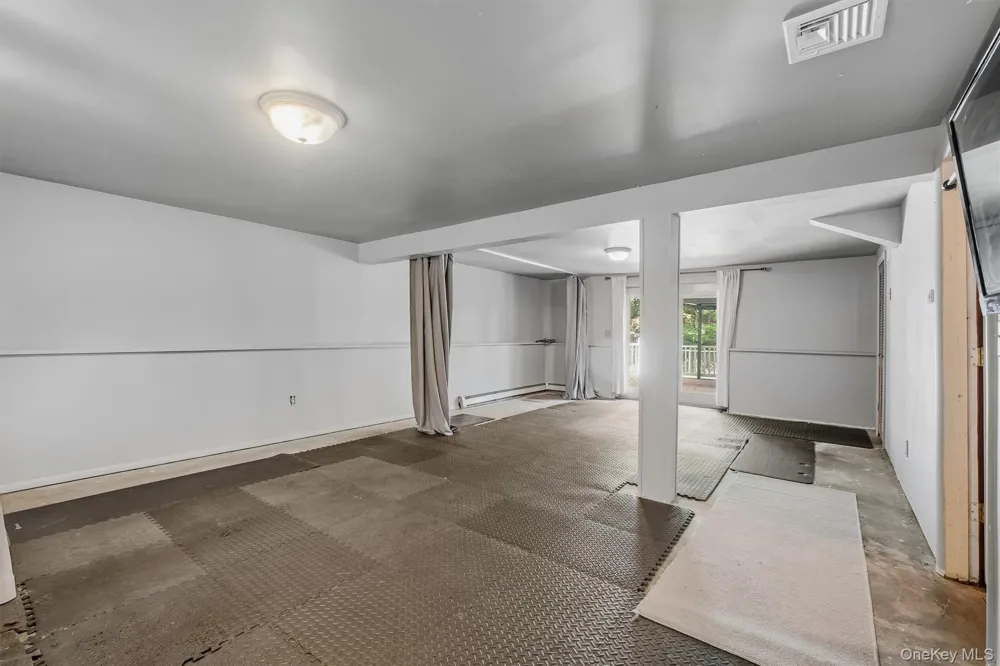 383 Rt 32 Woodbury, NY 10917