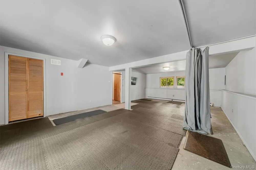 383 Rt 32 Woodbury, NY 10917