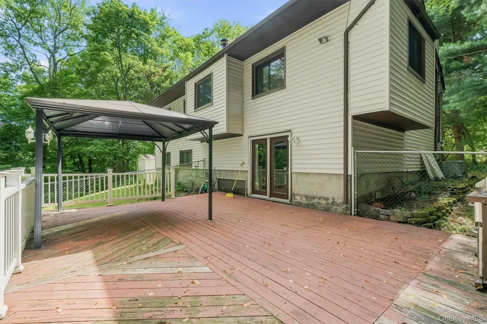 383 Rt 32 Woodbury, NY 10917