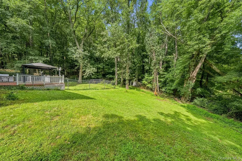 383 Rt 32 Woodbury, NY 10917