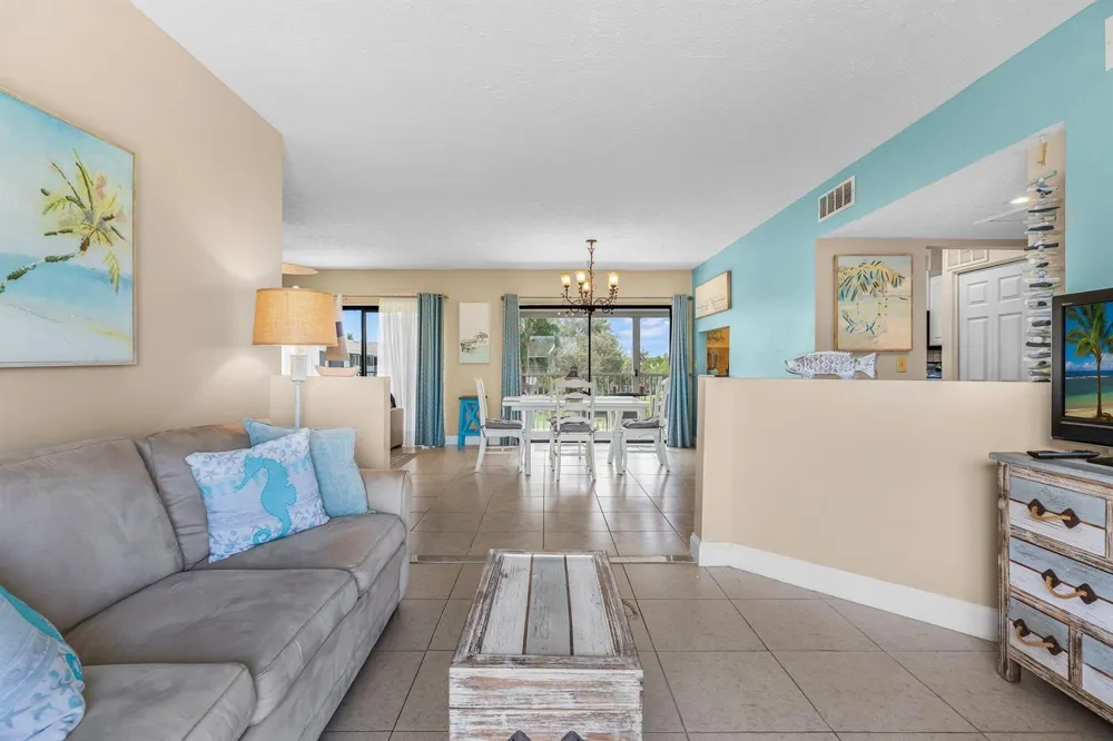 3209 S Lakeview Circle #8202 Hutchinson Island, FL 34949