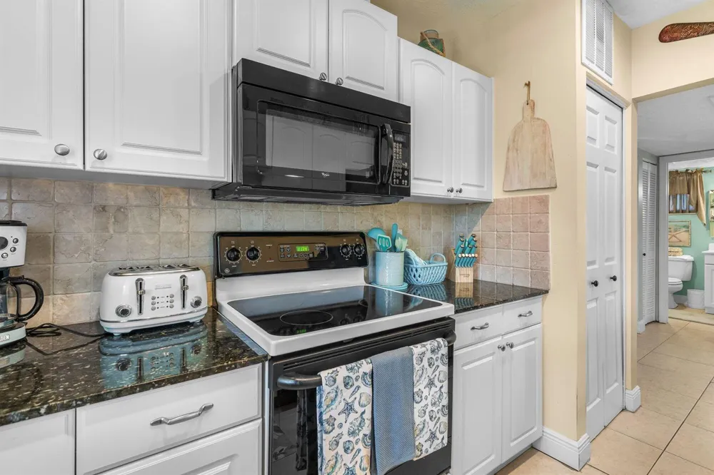 3209 S Lakeview Circle #8202 Hutchinson Island, FL 34949