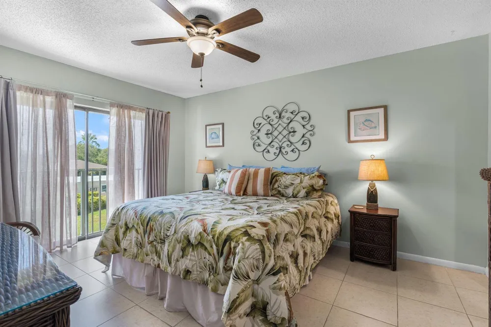 3209 S Lakeview Circle #8202 Hutchinson Island, FL 34949