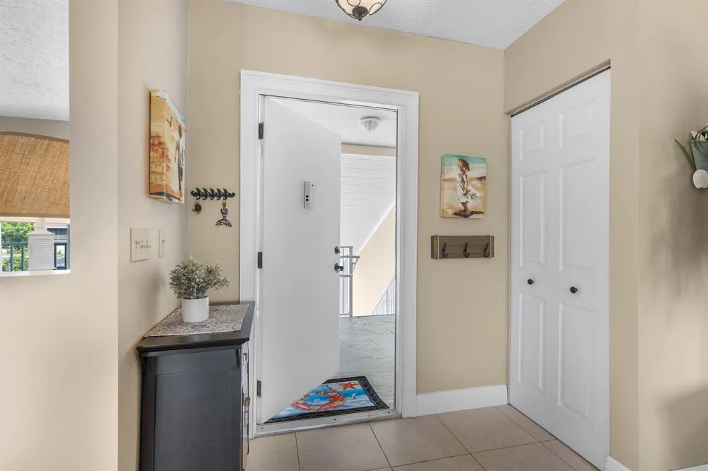 3209 S Lakeview Circle #8202 Hutchinson Island, FL 34949