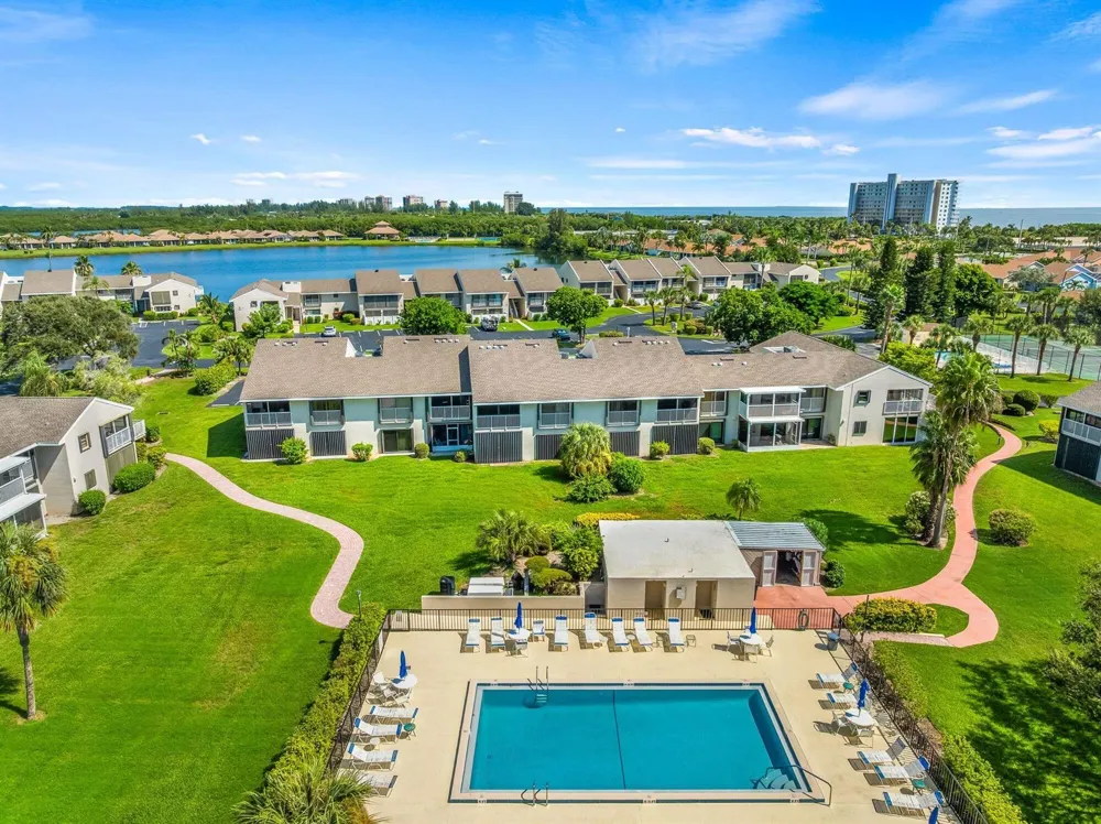3209 S Lakeview Circle #8202 Hutchinson Island, FL 34949