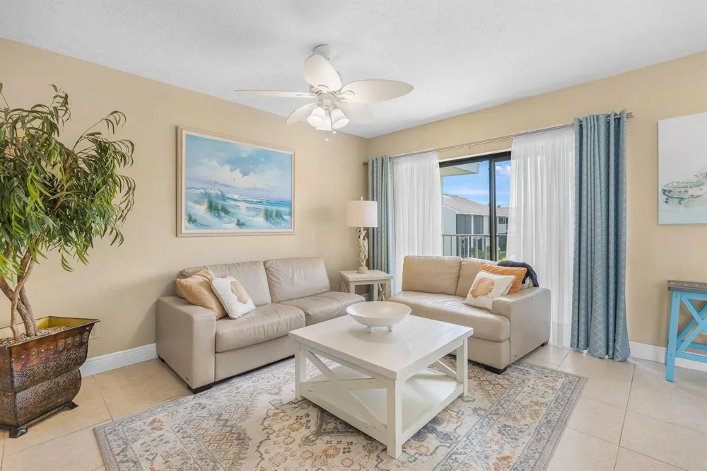 3209 S Lakeview Circle #8202 Hutchinson Island, FL 34949