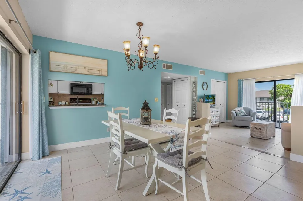 3209 S Lakeview Circle #8202 Hutchinson Island, FL 34949